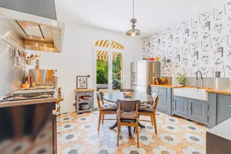 Property Image 8