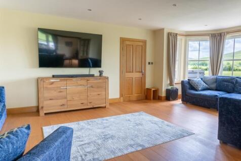 living room 2.jpg