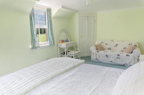bedroom 3 -2.jpg