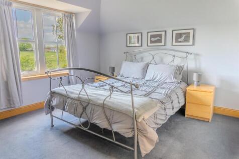 bedroom 6 -1 .jpg