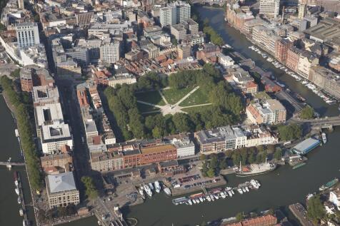 Queen Square Aerial