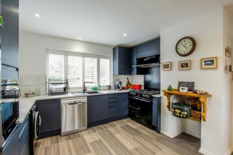 Kitchen b