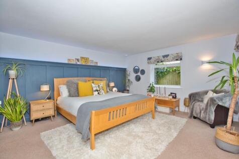 Master bedroom a