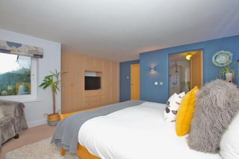 Master bedroom d