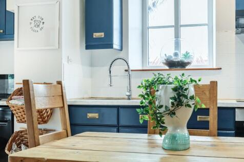 Kitchen - Matt Bowyer Ewemove Whitchurch and Nantw