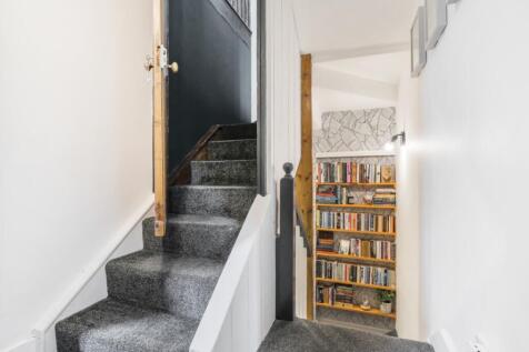 Hallway - Matt Bowyer Ewemove Whitchurch and Nantw