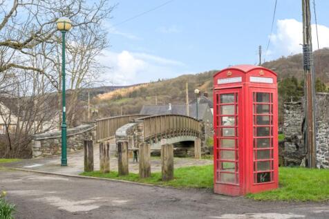 Views of the Village - Matt Bowyer Ewemove Whitchu