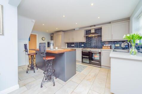 Kitchen - Matt Bowyer Ewemove Whitchurch and Nantw