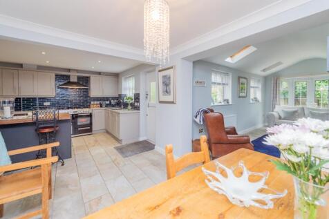 Kitchen and dining area - Matt Bowyer Ewemove Whit