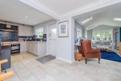 Kitchen and Dining area - Matt Bowyer Ewemove Whit