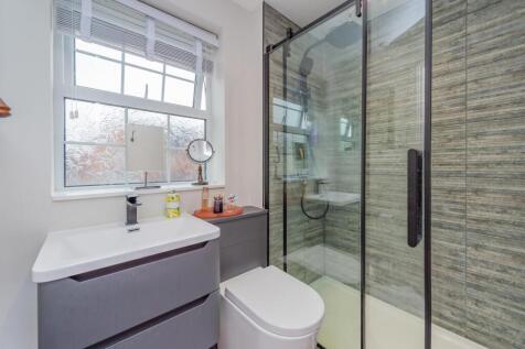 Ensuite shower room - Matt Bowyer Ewemove Whitchur