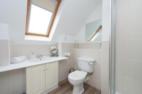 Ensuite - Matt Bowyer Ewemove Whitchurch and Nantw