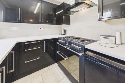 CAM02093G0-PR0061-STILL016