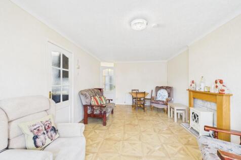 CAM02093G0-PR0061-STILL011