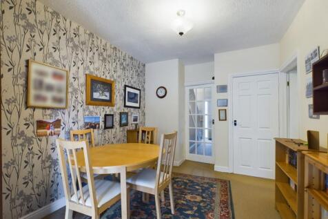 CAM02386G0-PR0112-STILL013