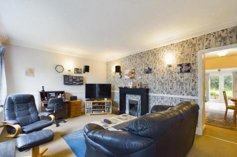 CAM02386G0-PR0112-STILL007