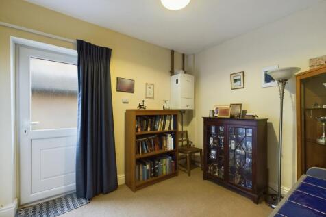 CAM02386G0-PR0112-STILL015