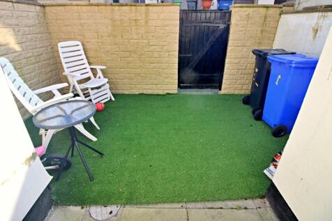 Yard with Artifical Turf