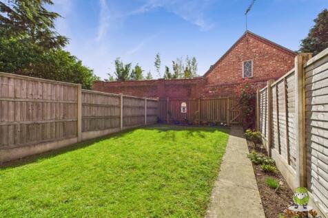 Back Garden Emily Dimelow Ewemove Whitchurch and N