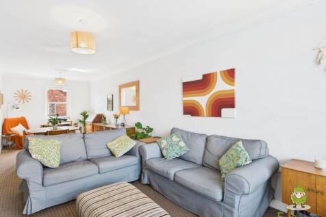 Living Emily Dimelow Ewemove Whitchurch and Nantwi