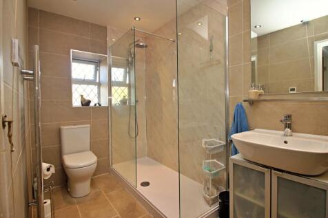 Shower Room with WC