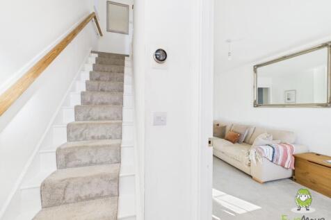 Entrance Hall Charlotte Thomasson Ewemove Whitchur
