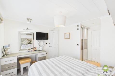 Master Bedroom - Park Home Emily Dimelow Ewemove W