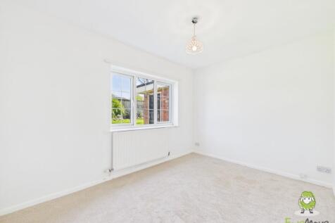 Bedroom 2 Charlotte Thomasson Ewemove Whitchurch a