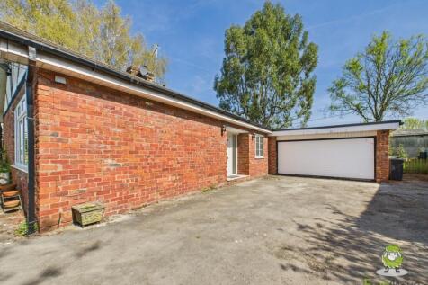 Garage Charlotte Thomasson Ewemove Whitchurch and 