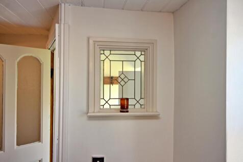 Feature Leaded Window
