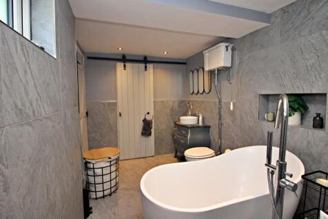 Bath and Shower Room