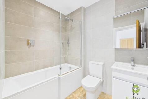En-Suite Emily Dimelow Ewemove Whitchurch and Nant