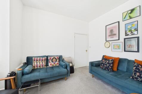 Front Lounge 2