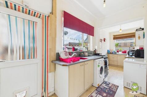 Kitchen - Charlotte Thomasson Ewemove Whitchurch a