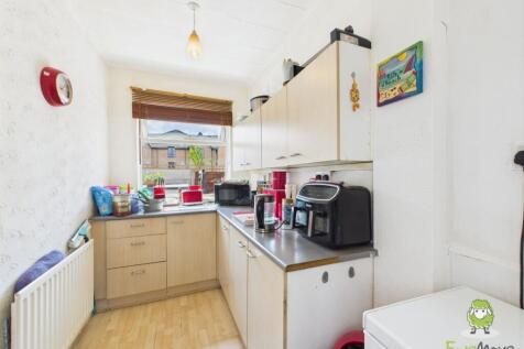 Kitchen - Charlotte Thomasson Ewemove Whitchurch a