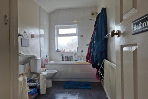 west street bathroom
