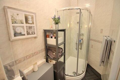 Shower Room with WC