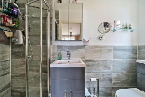 14a Ensuite 2