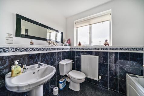 17 Family Bath