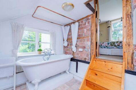 Master Ensuite EmilyDimelowEwemoveWhitchurchandNan