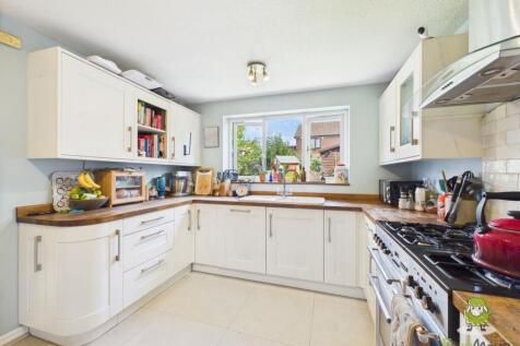 Kitchen - Charlotte Thomasson Ewemove Whitchurch a