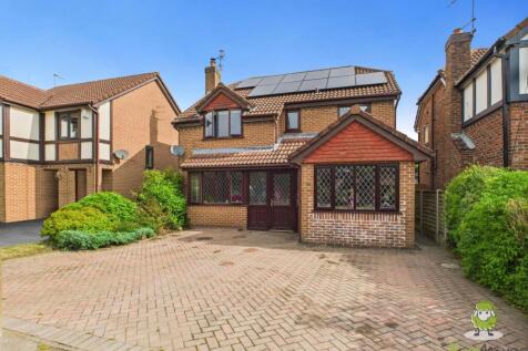 Front of house - Charlotte Thomasson Ewemove Whitc
