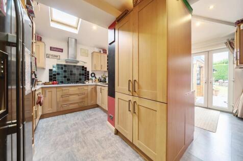 13 Dixon Close EweMove Sale 