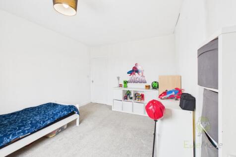 Double bedroom 3