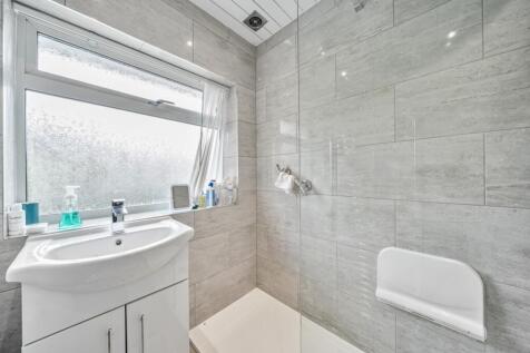 Shower Room - 104 OLD MEADOW LANE - EweMove Sale
