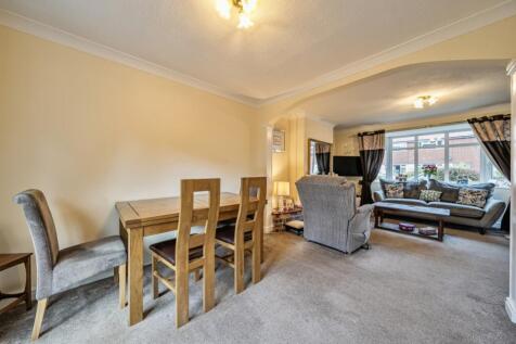 Living and Dining - 104 OLD MEADOW LANE - EweMove 
