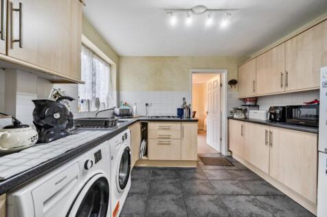 Kitchen - 104 OLD MEADOW LANE - EweMove Sale