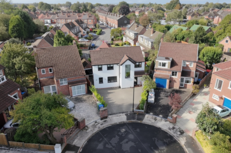 Evesham Grove Sale - Drone - External Photo - EweM