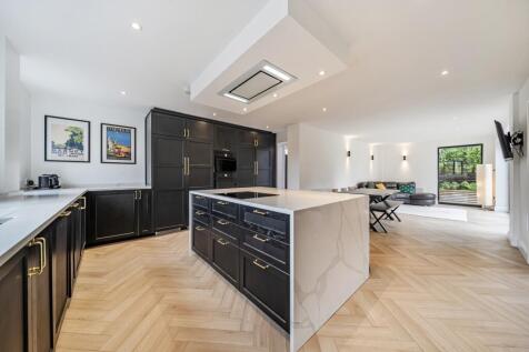 EweMove Sale Evesham Grove 