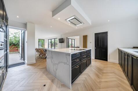 EweMove Sale Evesham Grove 
